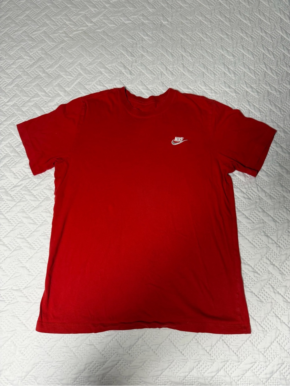 The Nike Tee T-Cotton Shirt Red Short Sleeve Crewneck Top Small Adult Medium Men